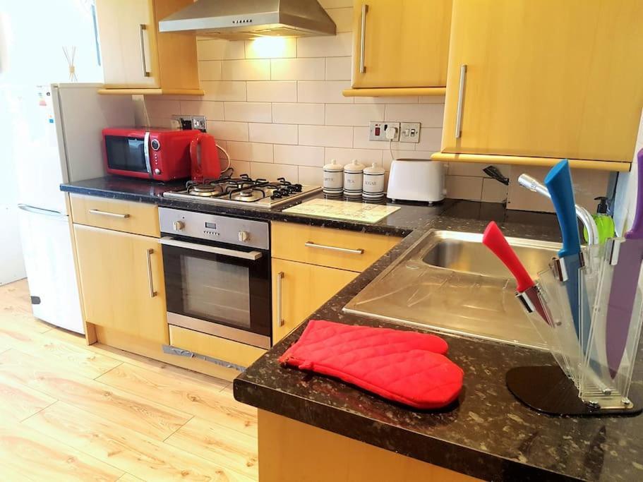 Comfortable Studio Flat Near Central לונדון מראה חיצוני תמונה