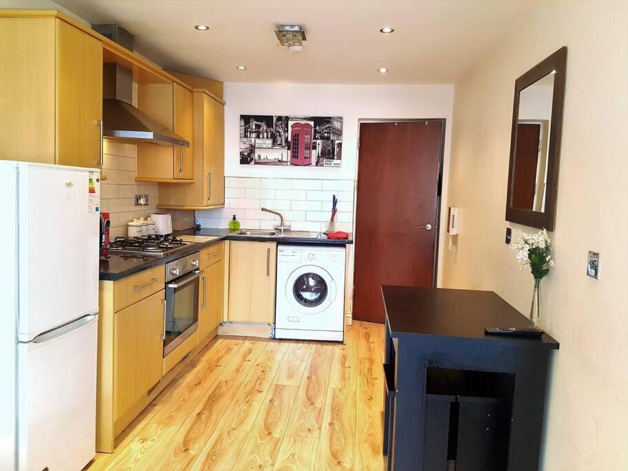 Comfortable Studio Flat Near Central לונדון מראה חיצוני תמונה